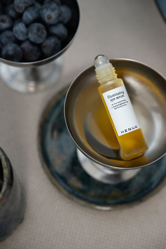 Švytėjimo suteikiantis paakių serumas